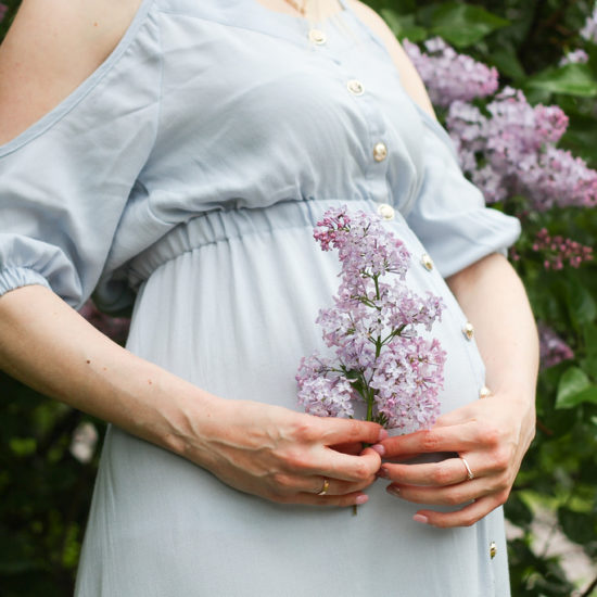 embarazo-embarazada-flores